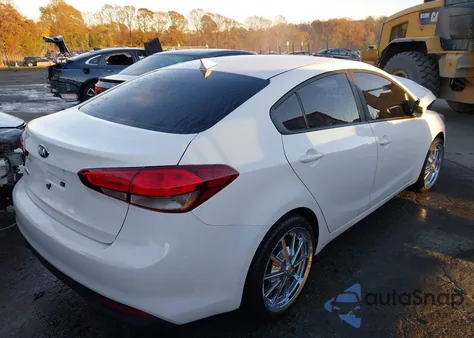 2017 Kia Forte Lx из США, поврежденный, VIN 3KPFK4A74HE046280